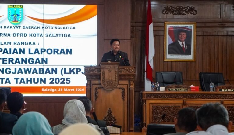 Laporan Keterangan Pertanggungjawaban 2025 dipaparkan Wali Kota Robby Hernawan di DPRD Kota Salatiga, Rabu (25/3/2026), dihadiri Forkopimda dan OPD, menampilkan capaian pendapatan 101,63 persen serta berbagai indikator pembangunan, sebagai bentuk evaluasi kinerja pemerintah dan dasar pembahasan lanjutan bersama DPRD.