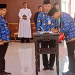 Sebanyak lima ASN di Kabupaten Semarang diberhentikan sepanjang 2025 akibat pelanggaran disiplin, disampaikan saat pelantikan 153 CPNS menjadi PNS pada Jumat (10/4/2026). Kepala BKPSDM Wenny Maya Kartika menegaskan kasus ini sebagai peringatan agar aparatur menjaga integritas dan mematuhi aturan.
