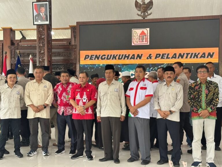 Bupati Semarang Ngesti Nugraha menekankan peningkatan mutu tembakau saat pengukuhan pengurus P2RPTI di Ungaran, Kamis (30/4/2026), guna mendorong kesejahteraan petani melalui benih unggul yang tengah diuji BRIN, seiring rendahnya harga jual, dengan harapan produksi berkualitas mampu meningkatkan nilai pasar dan pengembangan industri daerah.