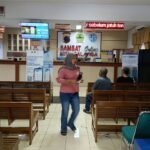 Pemerintah menerapkan program “Ngopeni Nglakoni” di Samsat Salatiga sejak 24 April 2026 yang memungkinkan pembayaran pajak kendaraan tanpa KTP pemilik lama, dengan syarat surat pernyataan sebagai pengaman, guna memudahkan pemilik kendaraan bekas meningkatkan kepatuhan administrasi meski partisipasi awal masih rendah.