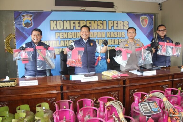 Pengungkapan sindikat penyalahgunaan LPG subsidi oleh Polda Jawa Tengah melibatkan pelaku di Semarang dan Karanganyar, awal April 2026, karena praktik penyuntikan tabung ilegal, ditindak dengan penyitaan ratusan tabung serta ancaman pidana bagi pelaku guna menjaga distribusi energi tepat sasaran.