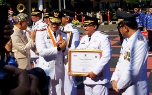 Robby Terima Penghargaan Pemerintahan Daerah Prestasi Kinerja Tinggi, Masuk 5 Besar Nasional