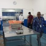 Dewan Pendidikan Kabupaten Semarang menemukan dapur Makan Bergizi Gratis di SPPG Pringsari, Pringapus, tidak layak operasional saat peninjauan Selasa (28/4/2026), karena fasilitas dan tata ruang belum memenuhi SOP, sehingga direkomendasikan dihentikan sementara hingga perbaikan menyeluruh dilakukan demi keamanan layanan.