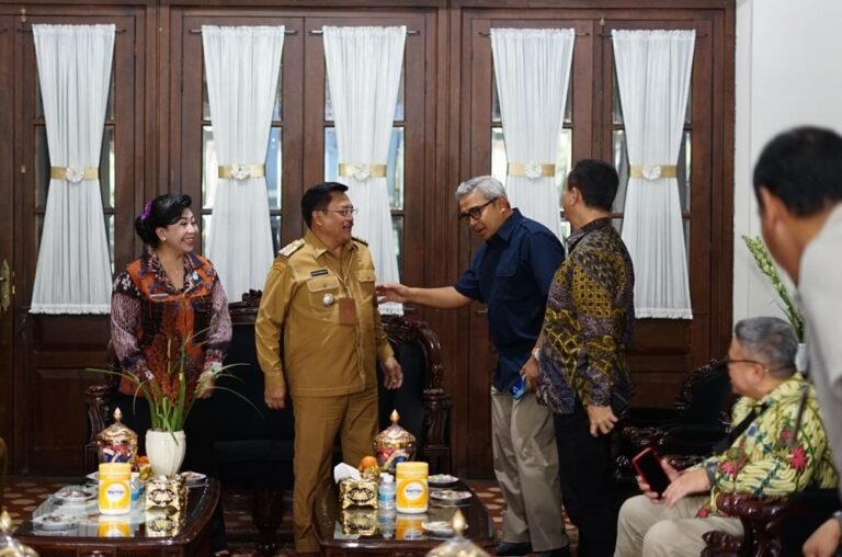 Kota Salatiga ditunjuk menjadi tuan rumah Konferensi APEKSI Korwil III pada 23–24 Juli 2026 bertepatan HUT ke-1276. Persiapan diawali kunjungan Ketua Korwil Muhammad Farhan, untuk memperkuat koordinasi antar kota serta membahas isu pembangunan, ekonomi, dan kesejahteraan melalui forum sinergi pemerintah daerah.