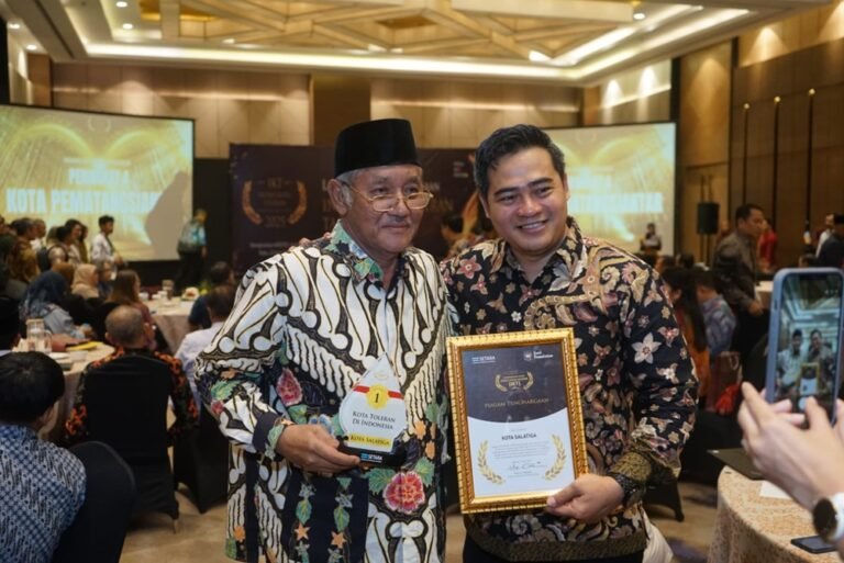 Wali Kota Salatiga Robby Hernawan menghadiri peluncuran Indeks Kota Toleran 2025 oleh SETARA Institute di Jakarta, Rabu (22/4/2026), saat Salatiga kembali meraih peringkat pertama dengan skor 6,492. Capaian ini diraih melalui kolaborasi pemerintah dan masyarakat dalam menjaga kerukunan serta memperkuat nilai toleransi secara berkelanjutan.