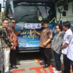 Menteri PPN/Kepala Bappenas Rachmat Pambudy melepas ekspor 22.395 produk garmen PT Inti Sukses Garmindo ke Amerika Serikat di Bawen, Kabupaten Semarang, Rabu (29/4/2026), guna mendorong pertumbuhan ekonomi dan lapangan kerja, melalui peningkatan kualitas industri serta dukungan kebijakan fiskal.