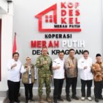 Pangdam IV/Diponegoro Mayjen TNI Achiruddin menghadiri peresmian serentak Koperasi Desa Kelurahan Merah Putih di Boyolali, Sabtu (16/5/2026), bersama Presiden Prabowo Subianto secara daring. Program nasional tersebut bertujuan memperkuat ekonomi kerakyatan berbasis desa melalui pengembangan koperasi yang profesional, mandiri, dan berdaya saing.