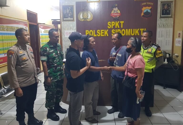 Polsek Sidomukti memediasi dugaan pencurian tanaman kimpul di wilayah Duren, Kecandran, Salatiga, Selasa (12/5/2026). Kasus tersebut diselesaikan secara damai melalui pendekatan restorative justice setelah polisi mempertimbangkan kondisi sosial dan psikologis terduga pelaku serta kesepakatan warga yang dirugikan.