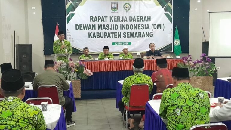 Dewan Masjid Indonesia (DMI) Kabupaten Semarang menyiapkan program BPJS Ketenagakerjaan bagi ribuan marbut masjid dalam Rakerda 2026 di Tuntang, Selasa (12/5/2026). Program ini dilakukan untuk memberikan perlindungan sosial kepada pengurus masjid melalui pendataan marbut resmi dan sosialisasi bersama BPJS Ketenagakerjaan.