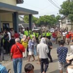 Ratusan warga Dusun Karangtalun, Desa Mlilir, Kecamatan Bandungan, Kabupaten Semarang mendatangi kantor desa pada Selasa (19/5/2026) untuk menuntut transparansi penyaluran bansos PKH yang diduga disalahgunakan perangkat desa. Warga menilai bantuan tidak diterima penuh setelah kartu ATM penerima disebut dikumpulkan oleh oknum perangkat.