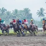 Sebanyak 30 ribu pengunjung memadati Gelanggang Pacuan Kuda Tegalwaton, Kabupaten Semarang, Minggu (10/5/2026), dalam ajang Indonesia’s Horse Racing Piala Raja Mangkunegaran & Triple Crown Serie 2 2026. Event yang digelar SARGA.CO, PP PORDASI, dan Pura Mangkunegaran itu memadukan kompetisi 147 kuda terbaik Indonesia dengan hiburan dan budaya Jawa.