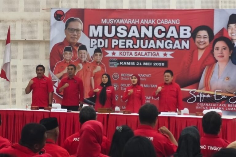 Musyawarah Anak Cabang DPC PDI Perjuangan Kota Salatiga memasuki tahap akhir penjaringan pengurus PAC dengan menyisakan 12 kader terbaik dari empat PAC setelah melalui seleksi berjenjang sejak Februari 2026. Penentuan ketua PAC akan diputuskan DPD PDIP Jawa Tengah dari tiga nama terbaik di masing-masing wilayah guna memperkuat soliditas partai dan pembangunan Kota Salatiga.