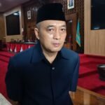 Ketua DPRD Kabupaten Semarang Bondan Marutohening meminta peninjauan ulang RPJMD di Ungaran, Rabu (6/5/2026), menyusul pengurangan Transfer ke Daerah, dengan mendorong penyesuaian target pembangunan dan prioritas anggaran secara realistis melalui sinergi eksekutif-legislatif agar program tetap berjalan efektif.