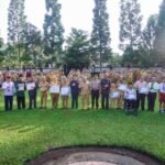 Pemerintah Kota Salatiga memperingati Hardiknas 2026 melalui upacara di halaman kantor pemkot, Senin (4/5/2026), dengan menegaskan penguatan pendidikan inklusif berbasis mindset, mental, dan misi, sekaligus mengapresiasi berbagai capaian prestasi nasional sebagai hasil kolaborasi seluruh elemen pendidikan.