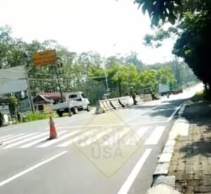 Median Jalan Mulai Dibangun di Ruas Gemawang-TKPI Jambu, Pengendara Diminta Waspada