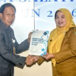 Wali Kota Salatiga Robby Hernawan merotasi jabatan dan menunjuk Mudjiati sebagai Plt Kepala Dinas Pendidikan dalam sertijab di Gedung Setda, Senin (4/5/2026), guna mempercepat pelayanan publik dan sinkronisasi kebijakan pendidikan melalui figur yang memahami kondisi sekolah di lapangan.