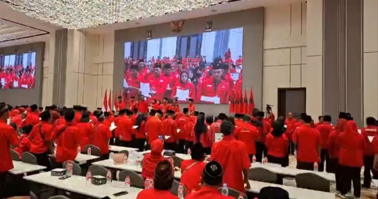 DPC PDI Perjuangan Kabupaten Semarang menggelar Musyawarah Anak Cabang (Musancab) serentak di 19 kecamatan di Hotel Wahid Bandungan, Minggu (24/5/2026), untuk menata ulang kepengurusan tingkat kecamatan yang masa baktinya berakhir. Melalui penjaringan dan penyaringan calon ketua PAC, partai juga memperkuat keterlibatan perempuan dan kader muda sebagai bagian dari konsolidasi internal menghadapi Pemilu 2029.