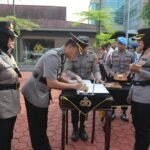Polres Semarang merotasi sejumlah Pejabat Utama dan Kapolsek jajaran melalui upacara serah terima jabatan yang dipimpin Kapolres AKBP Ratna Quratul Ainy pada Rabu (6/5/2026) sebagai bagian penyegaran organisasi, pengembangan karier personel, serta peningkatan profesionalitas dan pelayanan kepolisian kepada masyarakat.