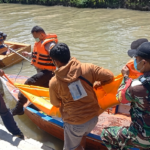 Seorang pemuda bernama Rian (18), warga Kecamatan Getasan, Kabupaten Semarang, ditemukan meninggal dunia mengapung di kawasan Rawa Pening, Kamis (7/5/2026), dengan kaki terlilit tali yang terikat aki mobil dan tabung gas 3 kilogram, setelah sebelumnya dilaporkan tidak pulang selama hampir tiga hari.