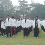 Sebanyak 202 mahasiswa Program Profesi Guru (PPG) Prajabatan FKIP Universitas Kristen Satya Wacana mengikuti Diklat Penguatan Kebhinekaan dan Bela Negara di Lapangan Kurusetra Yonif 411/Pandawa Kostrad pada 20 Mei 2026. Kegiatan ini digelar untuk memperkuat wawasan kebangsaan, semangat bela negara, serta kesiapan calon guru mengabdi di berbagai daerah Indonesia dengan menjunjung nilai keberagaman dan persatuan bangsa.