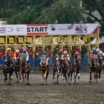 Sebanyak 147 kuda dari berbagai daerah akan berlaga dalam Indonesia’s Horse Racing Piala Raja Mangkunegaran & Triple Crown Serie 2 2026 di Gelanggang Pacuan Kuda Tegalwaton, Kabupaten Semarang, Minggu (10/5/2026). Ajang dengan total hadiah Rp600 juta ini menghadirkan 18 kelas lomba dan sistem handicap untuk menciptakan persaingan lebih adil sekaligus mendorong kebangkitan pacuan kuda nasional.