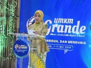 UMKM Grande 2026 resmi digelar di Paragon City Mall Semarang pada 7–11 Mei 2026 dengan menghadirkan pelaku UMKM, perajin wastra, dan industri kreatif dari berbagai daerah di Jawa Tengah. Kegiatan ini menjadi wadah promosi, kolaborasi, dan penguatan UMKM melalui pameran, workshop, business matching, hingga digitalisasi agar produk lokal mampu bersaing di pasar global.