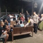 Warga Ngaliyan, Kelurahan Kecandran, Kecamatan Sidomukti, Kota Salatiga menangkap dua terduga pelaku pencurian kotak amal Masjid Baitul Arif saat ronda malam, Rabu (20/5/2026) dini hari. Kedua terduga diamankan setelah warga curiga dengan gerak-gerik mereka di area masjid, lalu diserahkan kepada polisi untuk menjalani pemeriksaan lebih lanjut terkait dugaan tindak pidana pencurian.