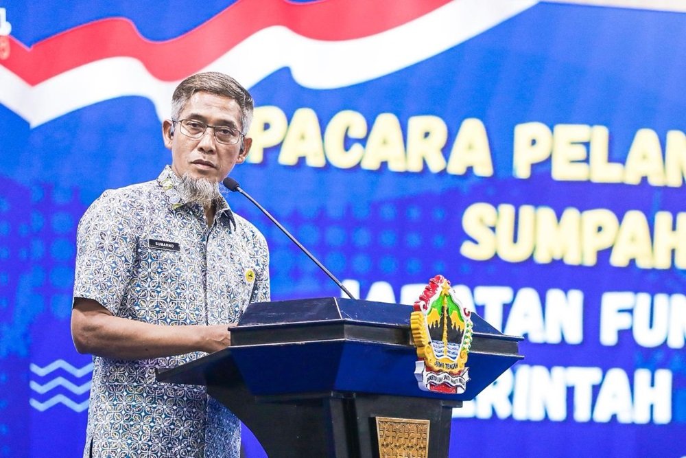 Pemerintah Provinsi Jawa Tengah mengusulkan sekitar 1.000 formasi CPNS tahun 2026 dengan mayoritas dialokasikan untuk tenaga kesehatan, terutama dokter spesialis dan perawat. Sekda Jateng Sumarno menyampaikan usulan tersebut di Semarang, Kamis (25/6/2026), sebagai upaya memenuhi kebutuhan tenaga medis di rumah sakit dan fasilitas kesehatan pemerintah, meski persetujuannya masih menunggu keputusan Kementerian PANRB.