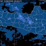 Cuaca di Semarang dan sebagian besar wilayah Jawa Tengah pada Rabu, 17 Juni 2026, diprakirakan didominasi kondisi cerah berawan hingga berawan. Berdasarkan prakiraan BMKG, hujan ringan masih berpotensi terjadi secara tidak merata pada sore hingga awal malam di sejumlah daerah pegunungan dan dataran tinggi, sementara suhu udara berkisar 27–34 derajat Celsius dengan kelembapan 55–85 persen.