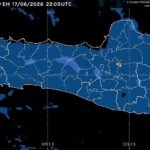 Cuaca di Semarang dan sebagian besar wilayah Jawa Tengah pada Kamis, 18 Juni 2026, diprakirakan cerah berawan hingga berawan sepanjang hari. Berdasarkan prakiraan BMKG, hujan ringan masih berpotensi terjadi secara tidak merata pada sore hingga awal malam di kawasan pegunungan dan dataran tinggi. Suhu udara diperkirakan mencapai 34 derajat Celsius dengan kelembapan berkisar 50–80 persen.
