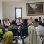 Kelurahan Blotongan dan Kauman Kidul di Salatiga terus mengembangkan potensi wilayah melalui wisata kuliner, religi, dan agrowisata berbasis digital. Lurah Blotongan Chomsatun memperkenalkan inovasi layanan daring serta aplikasi Sate Blotongan, sementara Lurah Kauman Kidul Nur Ichwan mendorong pengembangan Agrowisata Sitalang dan River Tubing saat menerima kunjungan kerja Wali Kota Robby Hernawan untuk menyelaraskan program pembangunan daerah.