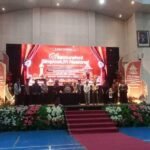 Mahasiswa Fakultas Syariah dan Hukum dari berbagai daerah di Indonesia yang tergabung dalam DEMFASNA menyoroti pelaksanaan program Makan Bergizi Gratis (MBG) dan Koperasi Desa Merah Putih (KDMP) saat Silaturahmi Nasional di UIN Salatiga, Kamis (18/6/2026). Mereka meminta pemerintah mengevaluasi program prioritas agar tepat sasaran, transparan, akuntabel, serta memberi manfaat nyata bagi masyarakat menuju Indonesia Emas 2045.