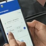 Pelaksanaan hari pertama Sistem Penerimaan Murid Baru (SPMB) daring di Kabupaten Semarang pada Selasa (2/6/2026) sempat membuat sejumlah orang tua calon siswa kebingungan saat mengunggah berkas pendaftaran. Namun, melalui sosialisasi dan pendampingan dari sekolah, proses pendaftaran dapat berjalan lancar sehingga orang tua tetap bisa menyelesaikan pendaftaran dan memantau hasil seleksi secara online dari rumah.