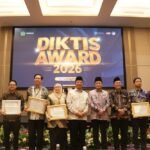 Jurnal ilmiah UIN Salatiga, Indonesian Journal of Islam and Muslim Societies (IJIMS), meraih penghargaan Diktis Award 2026 di Jakarta, Sabtu (27/6), setelah berhasil mempertahankan predikat Scopus Q1 selama delapan tahun berturut-turut. Capaian tersebut mendapat apresiasi dari Nasaruddin Umar sebagai bukti pengakuan global terhadap mutu akademik perguruan tinggi keagamaan Islam negeri.