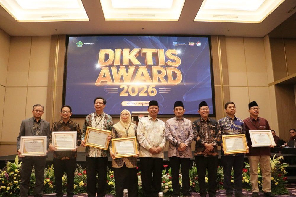 Jurnal ilmiah UIN Salatiga, Indonesian Journal of Islam and Muslim Societies (IJIMS), meraih penghargaan Diktis Award 2026 di Jakarta, Sabtu (27/6), setelah berhasil mempertahankan predikat Scopus Q1 selama delapan tahun berturut-turut. Capaian tersebut mendapat apresiasi dari Nasaruddin Umar sebagai bukti pengakuan global terhadap mutu akademik perguruan tinggi keagamaan Islam negeri.