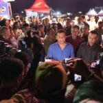 Jateng Fair 2026 di kawasan PRPP Semarang menjadi destinasi favorit liburan sekolah dengan menghadirkan pameran inovasi, produk UMKM, konser musik, wahana keluarga, dan nonton bareng Piala Dunia 2026 hingga 5 Juli. Direktur Utama PT PRPP Jawa Tengah (Perseroda), Shafigh Pahlevi Lontoh, menargetkan 150 ribu pengunjung selama penyelenggaraan, sementara Gubernur Jawa Tengah Ahmad Luthfi berharap ajang ini mampu memperkuat UMKM, mendorong inovasi, dan meningkatkan pertumbuhan ekonomi daerah