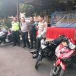 Polres Salatiga berhasil mengungkap kasus pencurian sepeda motor milik pedagang tempe di kawasan Pasar Pagi Salatiga yang terjadi pada 4 Mei 2026. Pelaku berinisial CN, warga Banyubiru, Kabupaten Semarang, ditangkap bersama sejumlah barang bukti setelah polisi melakukan penyelidikan berdasarkan rekaman CCTV dan laporan korban.