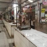 Sebanyak 70 pedagang daging sapi di Pasar Raya Salatiga menghentikan aktivitas jual beli selama lima hari, 22–26 Juni 2026, akibat kelangkaan pasokan sapi yang memicu kenaikan harga daging hingga Rp140.000 per kilogram. Pedagang mengaku penjualan menurun karena konsumen beralih ke bahan pangan lain, sehingga mereka meminta pemerintah turun tangan untuk menstabilkan harga dan menjaga keberlangsungan usaha.