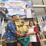 Sedikitnya 400 atlet dari berbagai kelompok usia mengikuti Kejuaraan Kota (Kejurkot) Bulutangkis Kota Salatiga di GOR SMUKI Salatiga yang berlangsung selama lima hari. Kejuaraan yang digelar PBSI Kota Salatiga ini mempertandingkan 21 nomor sebagai upaya pembinaan, penjaringan atlet potensial, serta mendukung lahirnya prestasi bulutangkis hingga tingkat nasional dan internasional.