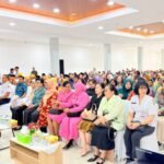Sebanyak 350 lansia mengikuti peringatan Hari Lanjut Usia Nasional (HLUN) 2026 di Terminal Tipe A Tingkir, Salatiga, Rabu (3/6/2026). Kegiatan yang digelar Dinas Sosial Kota Salatiga itu menghadirkan layanan kesehatan gratis, bantuan sosial senilai Rp108 juta, serta pameran karya kreatif lansia sebagai bentuk penghormatan terhadap kelompok lanjut usia yang tetap sehat dan produktif.