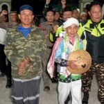 Tunaikan Nazar Usai Haji, Warga Suruh Jalan Kaki 34 Kilometer dari Donohudan ke Rumah