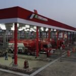Pertamina Patra Niaga Regional Jawa Bagian Tengah menambah stok Pertalite hingga 18 persen di seluruh SPBU Jawa Tengah dan Daerah Istimewa Yogyakarta selama libur sekolah 22 Juni hingga 3 Juli 2026 untuk mengantisasi lonjakan konsumsi BBM akibat meningkatnya kunjungan wisatawan. Penambahan pasokan dilakukan di jalur utama dan kawasan wisata, disertai penguatan distribusi, pengaturan antrean, serta koordinasi dengan pemerintah daerah dan kepolisian guna memastikan kebutuhan energi masyarakat tetap terpenuhi.