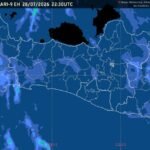 Badan Meteorologi, Klimatologi, dan Geofisika (BMKG) memprakirakan cuaca Semarang dan Jawa Tengah pada Rabu, 29 Juli 2026, didominasi kondisi cerah hingga cerah berawan. Hasil pengamatan pukul 05.30 WIB mencatat suhu udara di Semarang mencapai 26 derajat Celsius dengan kelembapan 75 persen, sementara hujan ringan berpotensi terjadi di wilayah pegunungan dan dataran tinggi disertai peningkatan kecepatan angin serta risiko kebakaran hutan dan lahan.