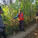 Pemerintah Kabupaten Semarang memastikan rumah pasangan lansia Muhroji (73) dan Munarti (65) di Dusun Rejowinangun, Desa Pledokan, Kecamatan Sumowono, segera mendapatkan sambungan listrik setelah sekitar 20 tahun hidup tanpa aliran listrik. Bupati Semarang Ngesti Nugraha telah mengoordinasikan percepatan pemasangan bersama Pemerintah Kecamatan Sumowono dan PLN, termasuk pembangunan trafo baru serta penyelesaian administrasi agar kebutuhan dasar warga segera terpenuhi.