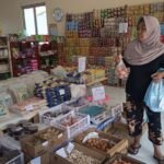 Wakil Ketua Komisi B DPRD Kabupaten Semarang Said Riswanto menilai Koperasi Desa/Kelurahan (Kopdes) Merah Putih berpotensi menjadi penggerak ekonomi masyarakat sekaligus bersaing dengan ritel modern. Pernyataan itu disampaikan usai meninjau Kopdes Merah Putih di Bergas Kidul dan Lodoyong, Selasa (21/7/2026), dengan syarat kelengkapan barang, dukungan fasilitas, dan kepastian regulasi pengelolaan koperasi terus diperkuat.