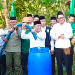 Ketua Tanfidziyah PWNU Jawa Tengah Abdul Ghoffar Rozin menegaskan pentingnya kesiapsiagaan dan kolaborasi lintas elemen dalam menghadapi bencana saat Apel Kesiapsiagaan Jambore Relawan NU Peduli se-Jawa Tengah di Bumi Perkemahan Harda Walika, Gunungpati, Kota Semarang, Sabtu (25/7/2026). Kegiatan ini diisi peluncuran aplikasi NU Risk, penyerahan bantuan kebencanaan, serta penanaman pohon sebagai upaya memperkuat respons bencana, pemulihan korban, dan konservasi lingkungan.
