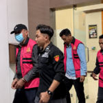Kejaksaan Negeri Kabupaten Semarang menetapkan tiga koordinator kelompok masyarakat (Pokmas) Kelurahan Bergas Lor, Kecamatan Bergas, sebagai tersangka dugaan korupsi proyek pembangunan sarana prasarana dan pemberdayaan masyarakat yang bersumber dari Dana Alokasi Umum (DAU) Tambahan APBD Kabupaten Semarang Tahun Anggaran 2019–2020. Ketiganya diduga menyelewengkan dana swakelola hingga merugikan keuangan negara sekitar Rp600 juta dan ditahan sejak 30 Juni 2026 untuk kepentingan penyidikan.