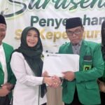 DPC PPP Kabupaten Semarang mulai menyusun strategi menghadapi Pemilu 2029 dengan memperkuat konsolidasi organisasi dan menyasar generasi milenial serta pemilih pemula. Hal itu disampaikan Sekretaris DPC PPP Kabupaten Semarang Zaenudin di Ungaran, Kamis (16/7/2026), usai kepengurusan baru periode 2026–2031 menerima SK DPP. Langkah tersebut dilakukan melalui pembentukan kepengurusan hingga tingkat desa serta peningkatan pendidikan politik bagi kader muda.