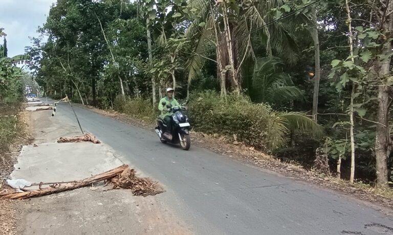 PT Mitra Anugerah Bumi Agung (MABA) menyatakan telah memenuhi tuntutan warga terkait aktivitas tambang galian C di Dusun Banyuurip, Desa Delik, Kecamatan Tuntang, Kabupaten Semarang, dengan memperbaiki 18 titik jalan, mengatur operasional kendaraan, dan melakukan penyiraman jalan. Perbaikan yang dimulai sejak 8 Juli 2026 itu dilakukan lebih cepat dari target sebagai tindak lanjut hasil audiensi bersama warga dan pemerintah.