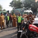 Pemecahan Kendi dan Guyuran Air Kembang Tandai Penyerahan Kendaraan KDKMP di Kodim Salatiga